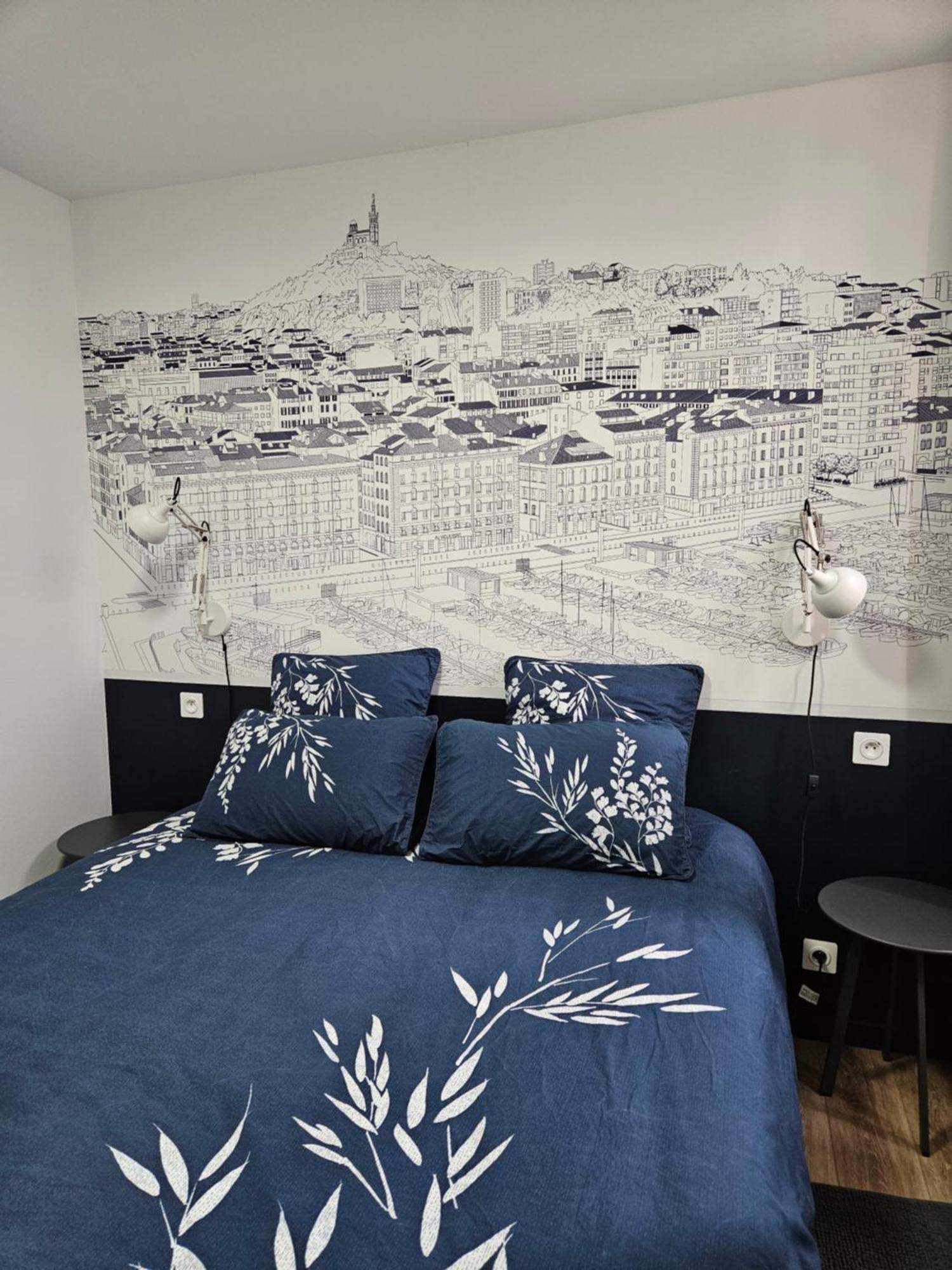 Bleu Ciel Au Panier * Marseilles